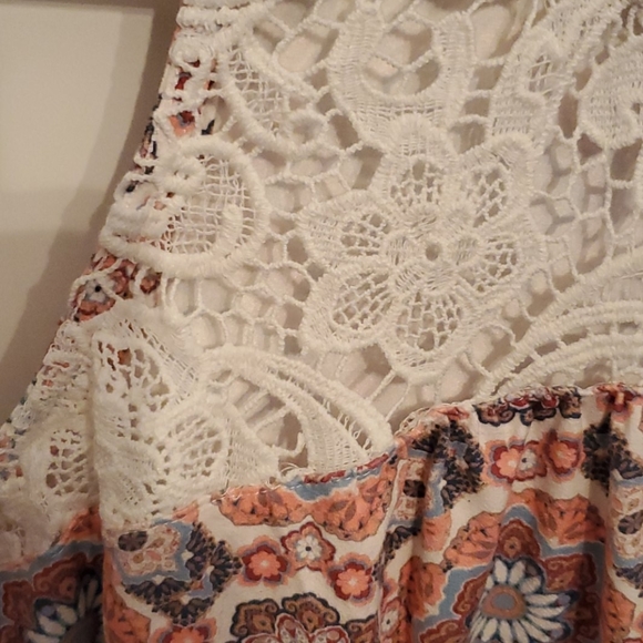 Xhilaration Flowy Tank - Picture 2 of 4